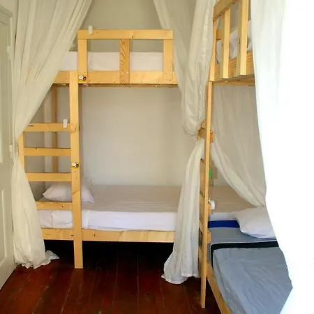 Хостел Locals & Лиссабон