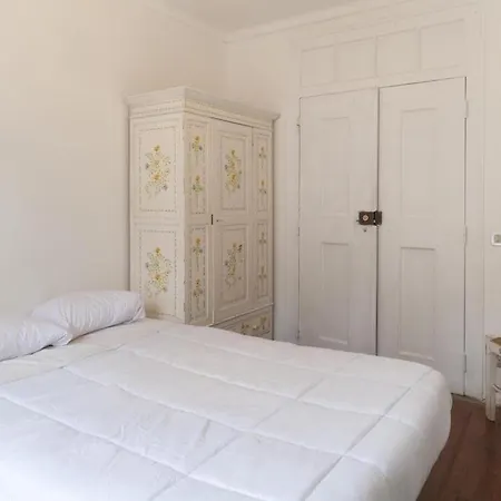 Locals & Лиссабон