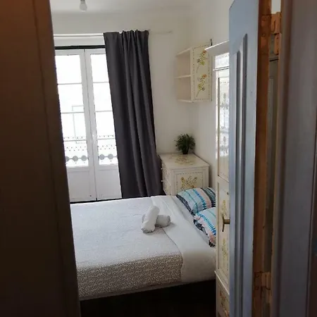 Locals & Хостел Лиссабон