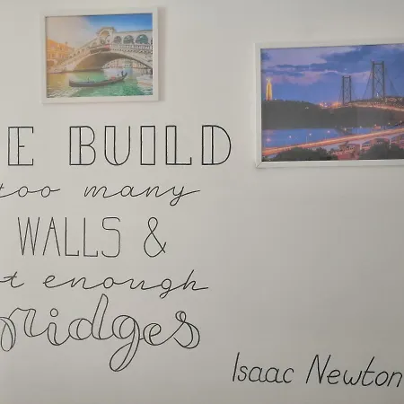 Locals & Хостел