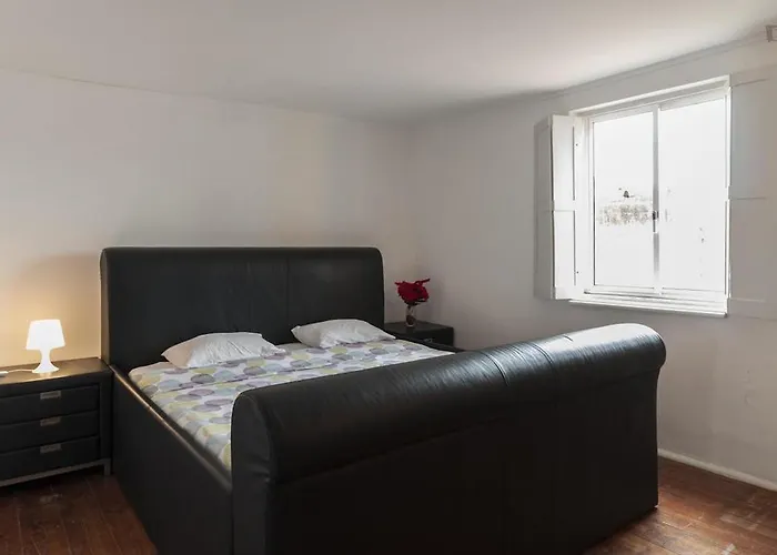 Ostello Locals & Lisbona