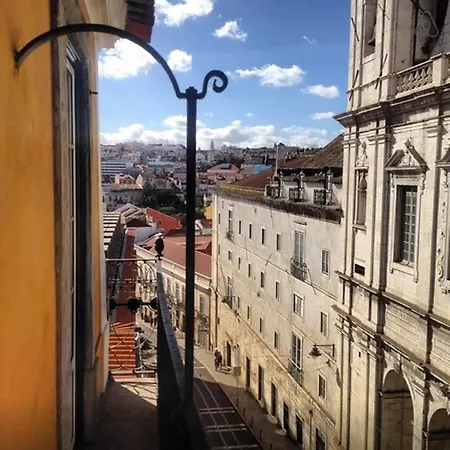 Locals & * Lisboa