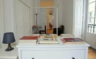 Vandrarhem Locals & *